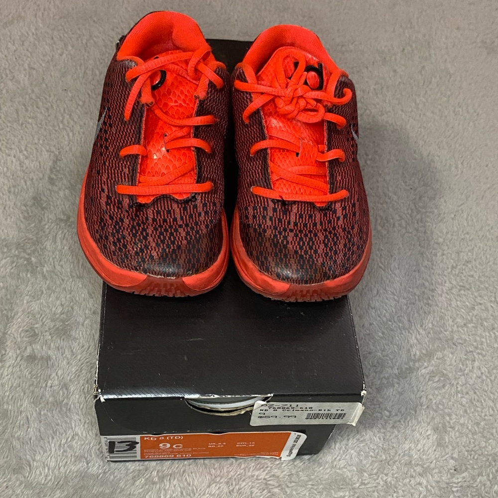 Little kid basketball sneakers